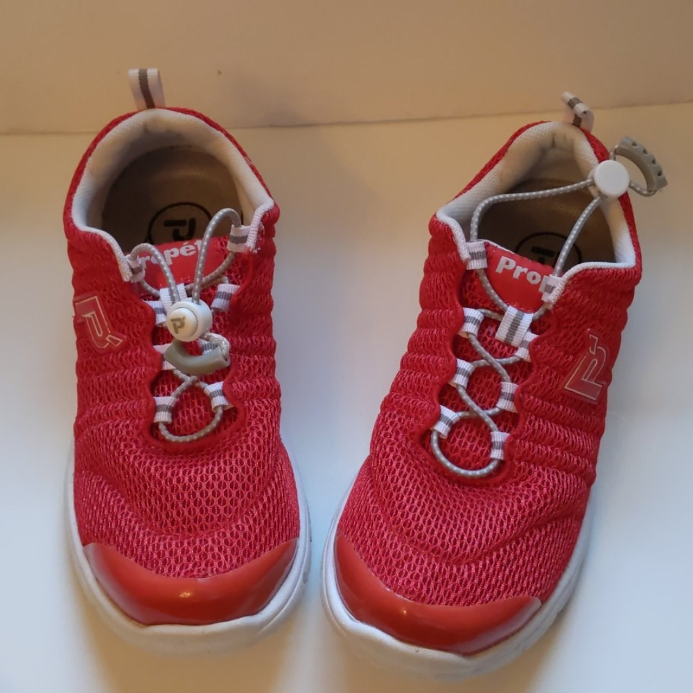 Propet W3239 Travel Walker sneakers-sz 6 1/2